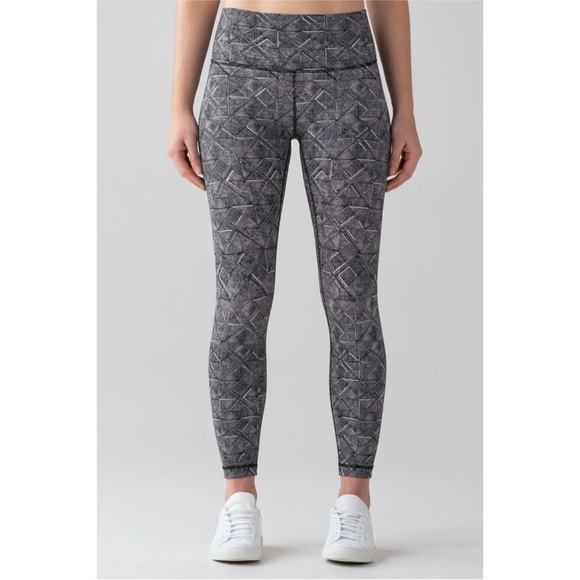 LULULEMON Wunder Under Hi-Rise 7/8 Tight in Formation Alpine White Black Size 6 - Picture 2 of 9